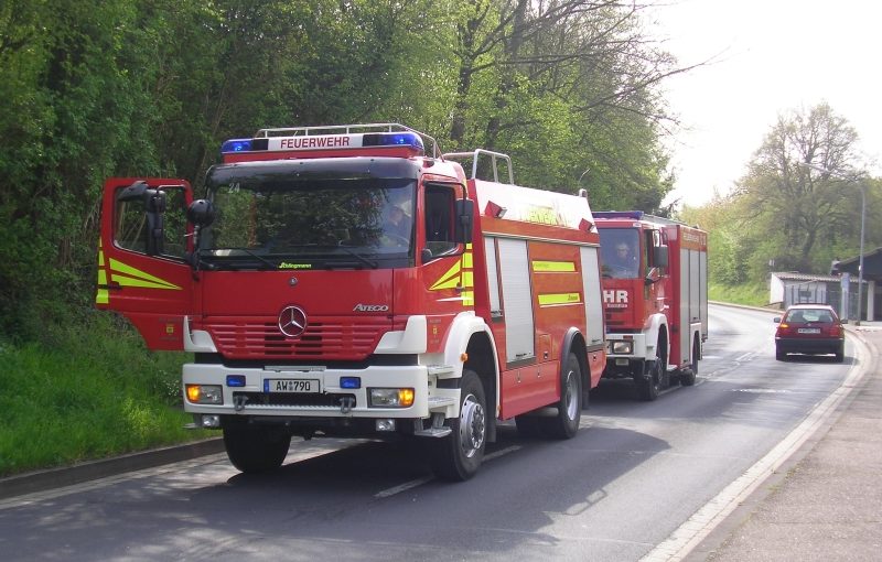 Einsatzfahrzeuge an der Koisdorferstr.