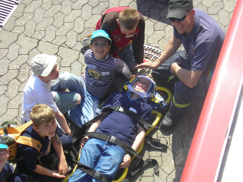 Fest eingebunden auf dem Spineboard