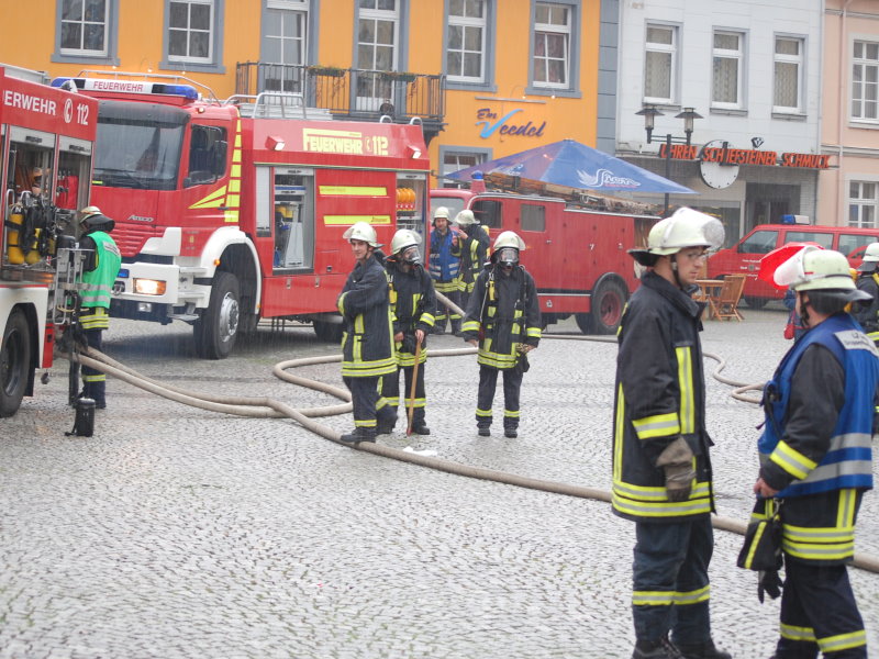 Reges Treiben auf dem Kirchplatz