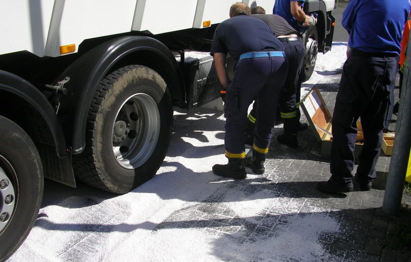 Defekte Hydraulikleitung