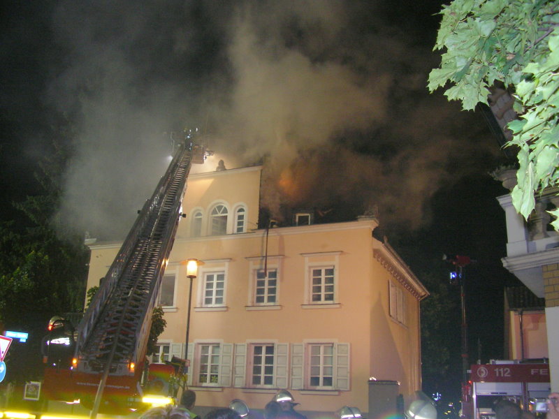 Drehleiter bei der Brandbekämpfung