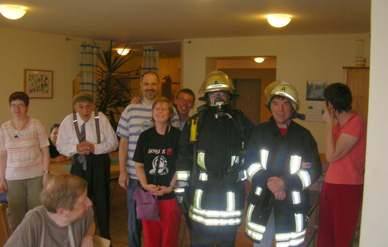 Gruppenfoto mit den Bewohnern