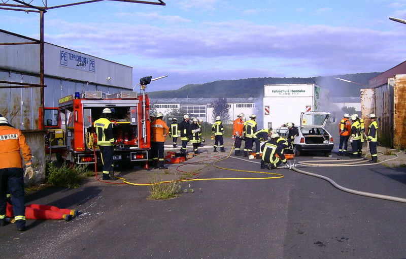 Übungsszenario mit PKW und LKW