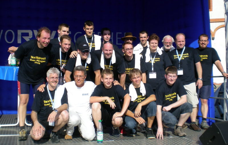 Beide Feuerwehrteams mit Bürgermeister