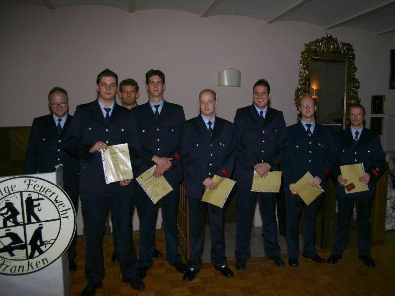 Neue Hauptfeuerwehrmänner