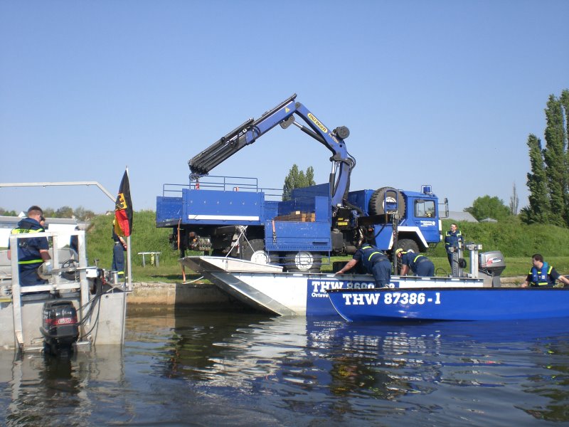 Vorbereiten der THW Boote