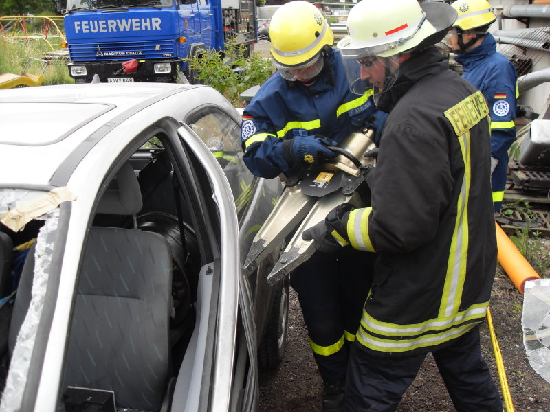 Gemeinsam wurde mit dem THW geübt