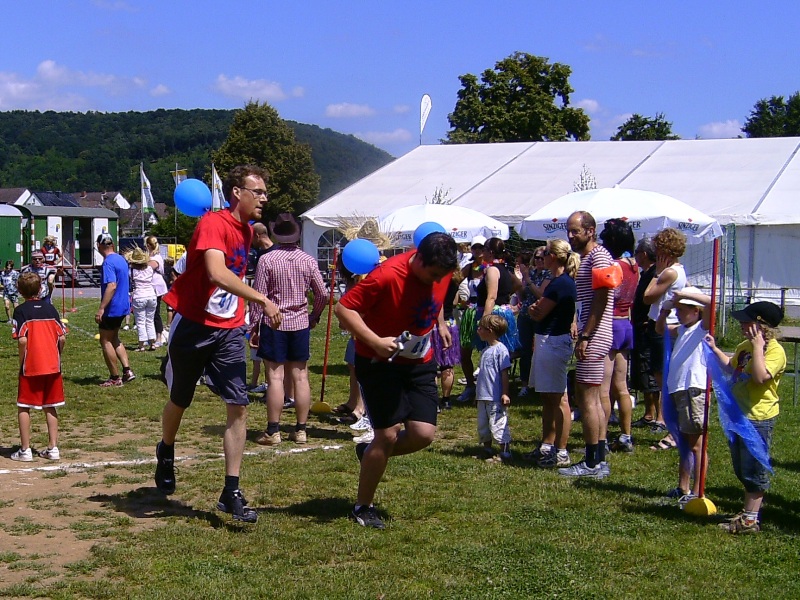 Bei der Übergabe des Staffelstabes