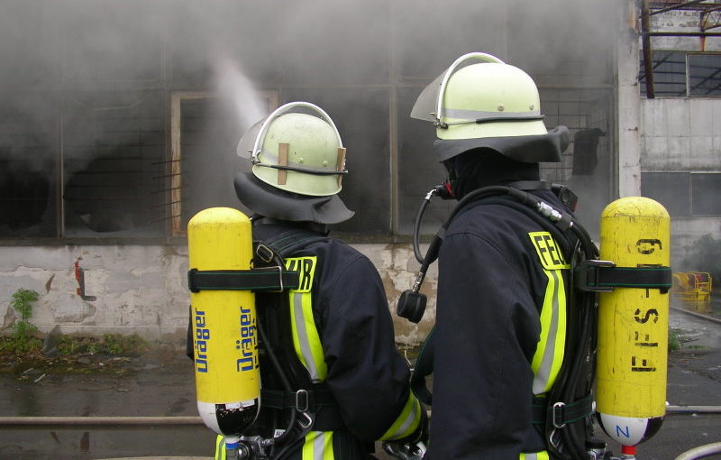 Feuerwehrarbeit - meist rein ehrenamtlich