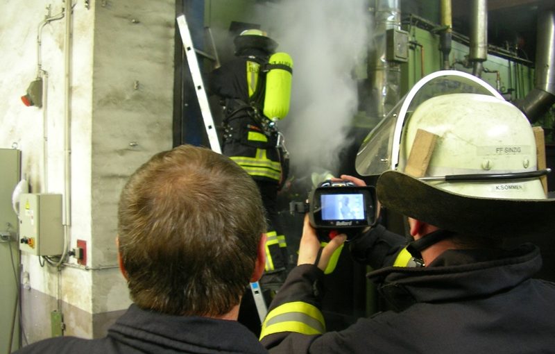 Kontrolle der Arbeiten mit der Kamera