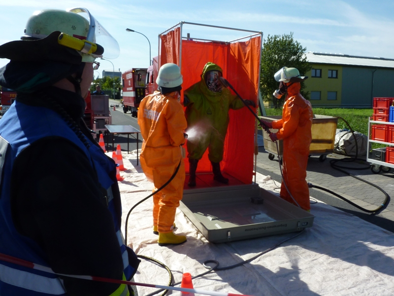 Dekontamination der Einsatzkräfte