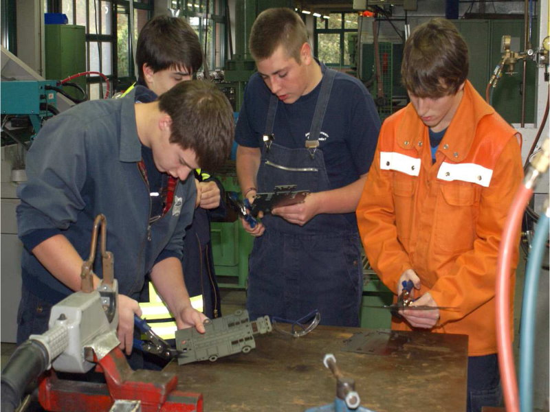 Schneiden, biegen, schweißen