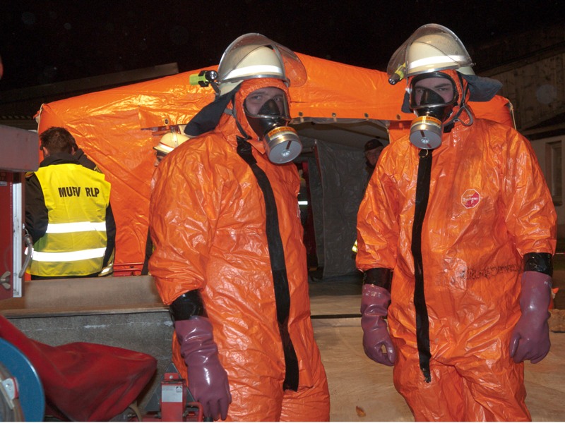 Feuerwehr baute eine Personenschleuse