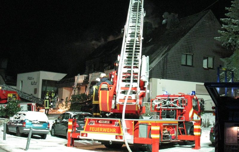 Dachstuhl eines Reihenhauses brannte ab