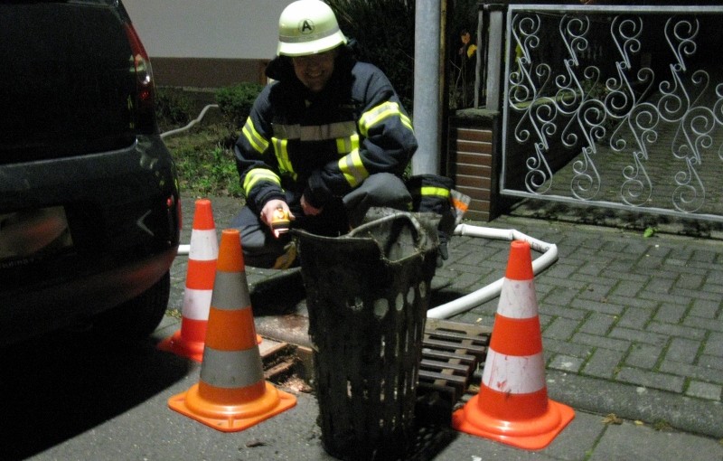Das Wasser wurde in den Kanal gepumpt