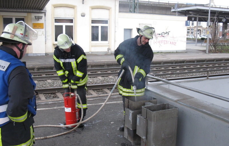 Die Feuerwehr löschte mit der Kübelspritze