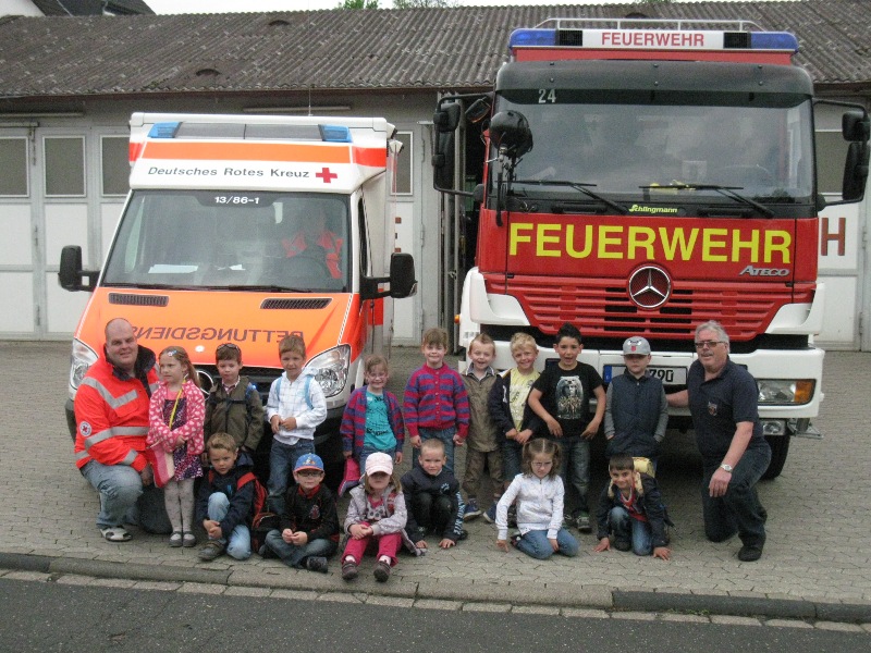 Feuerwehr und Rotes Kreuz wurden besucht