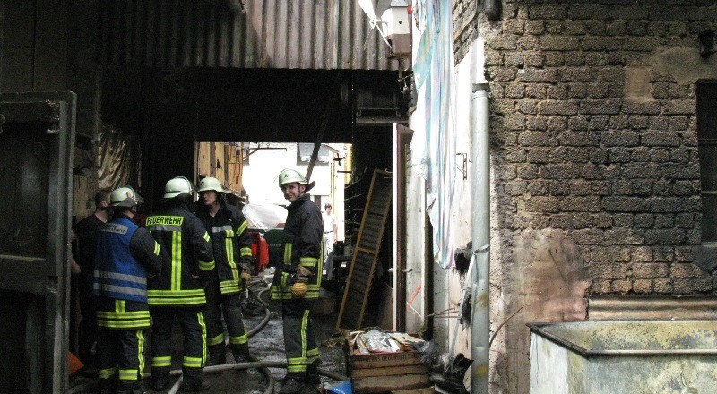 Es brannte im Hinterhof eines Wohnhauses