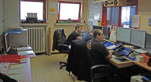 FEZ-Beesatzung bei der Arbeit