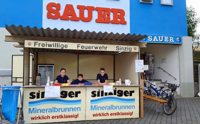 Jugendfeuerwehr verkaufte Kaffee und Kuchen