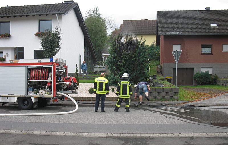 19.09.2017 - Heckenbrand Westumer Straße