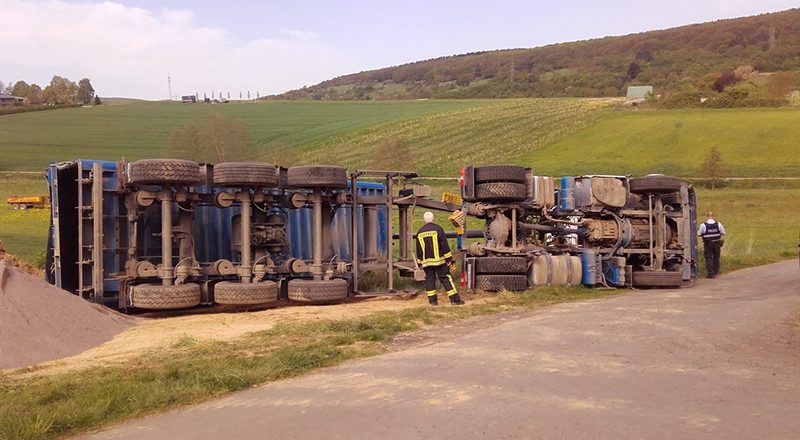 24.04.2019 - Umgestürzter LKW Westum