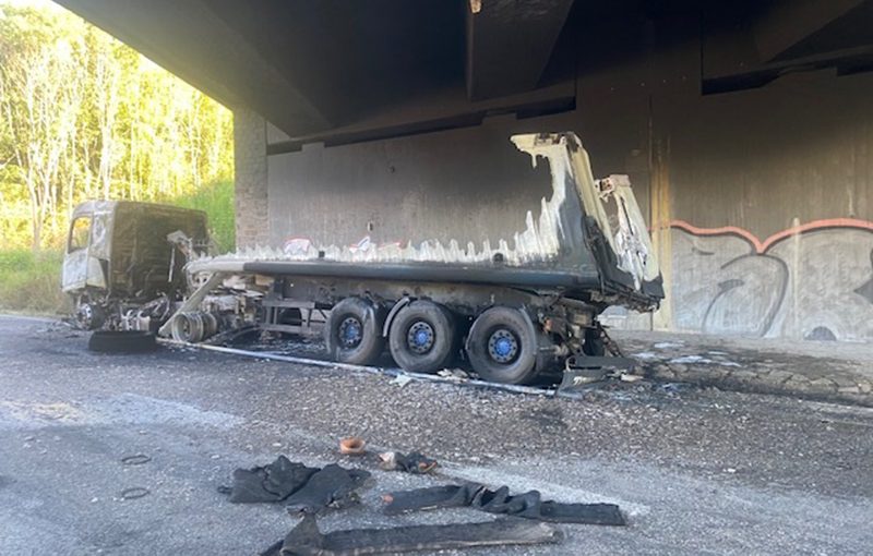 05.08.2020 - Brennender LKW A 61