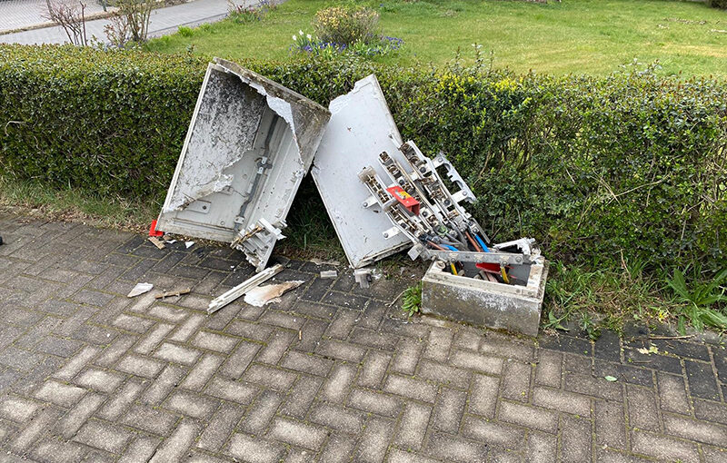 07.04.2021-Anhänger-in-Stromverteilerkasten