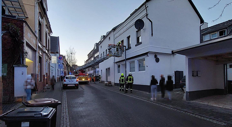 11.02.2022 Drehleiter Unterstützung für den Rettungsdienst