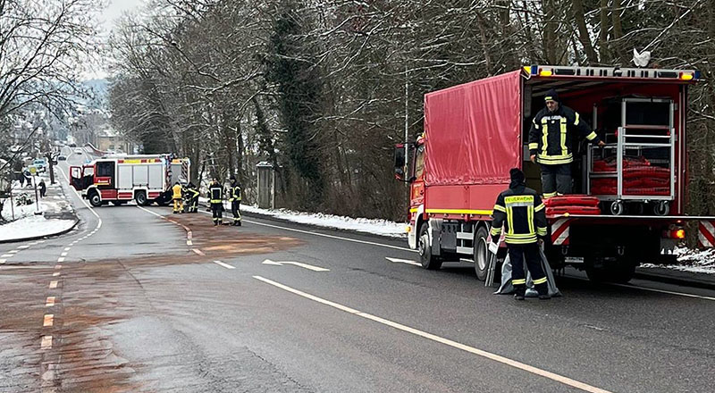 21.01.2023 - Öl auf Straße