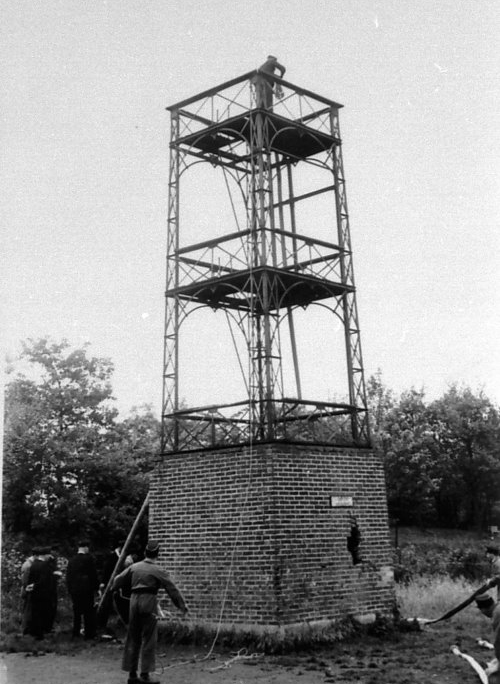 Steigerturm von 1909 beim Abriss